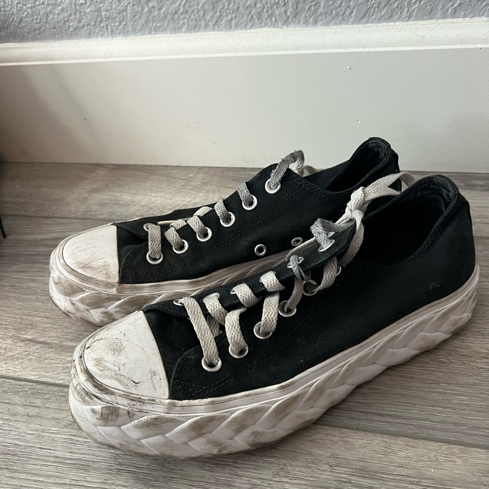 Converse Black Canvas platform sneakers